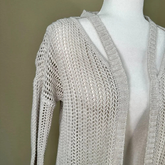 MIAMI Boutique Open Weave Knit Sweater Cardigan with Shoulder Detail - small - Picture 5 of 13